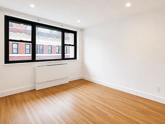 4th image of 207 E 37th St APT 6D