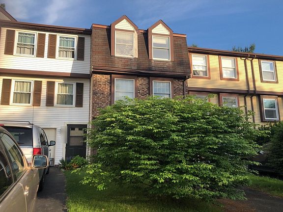 3rd image of 3215 Sherwood Dr