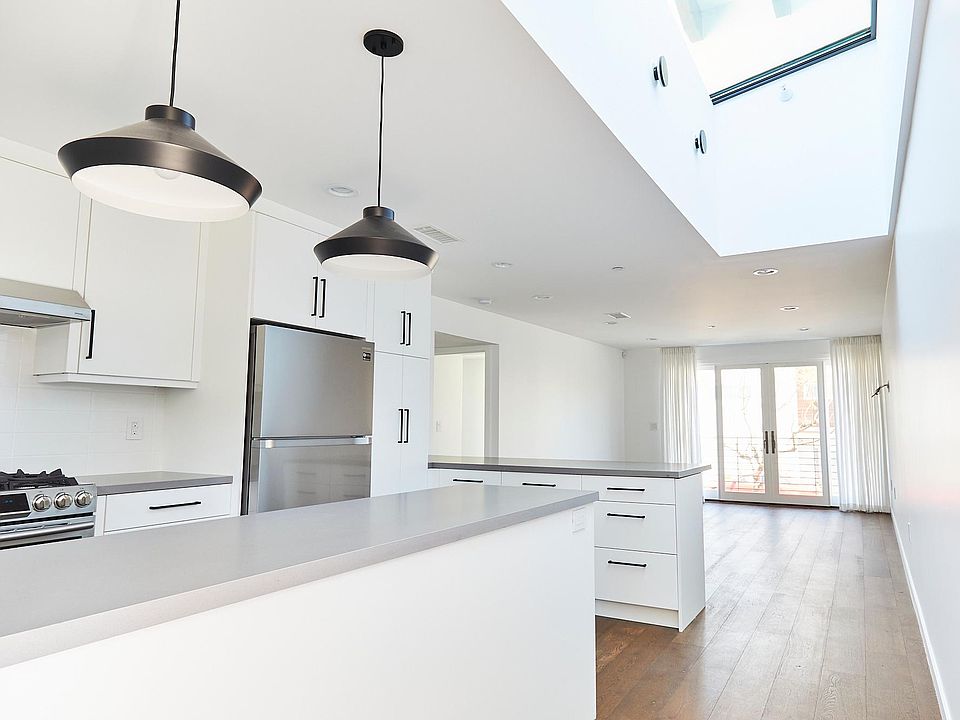 1st image of 321 Rose Ave #4A