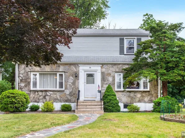 255 Grove Ave, Cedar Grove, NJ 07009