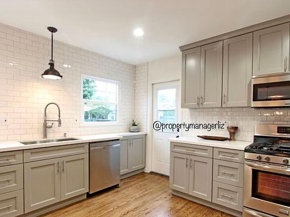 4th image of 4862 Glacier Dr