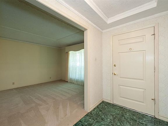 5th image of 2133 Woodbrook St