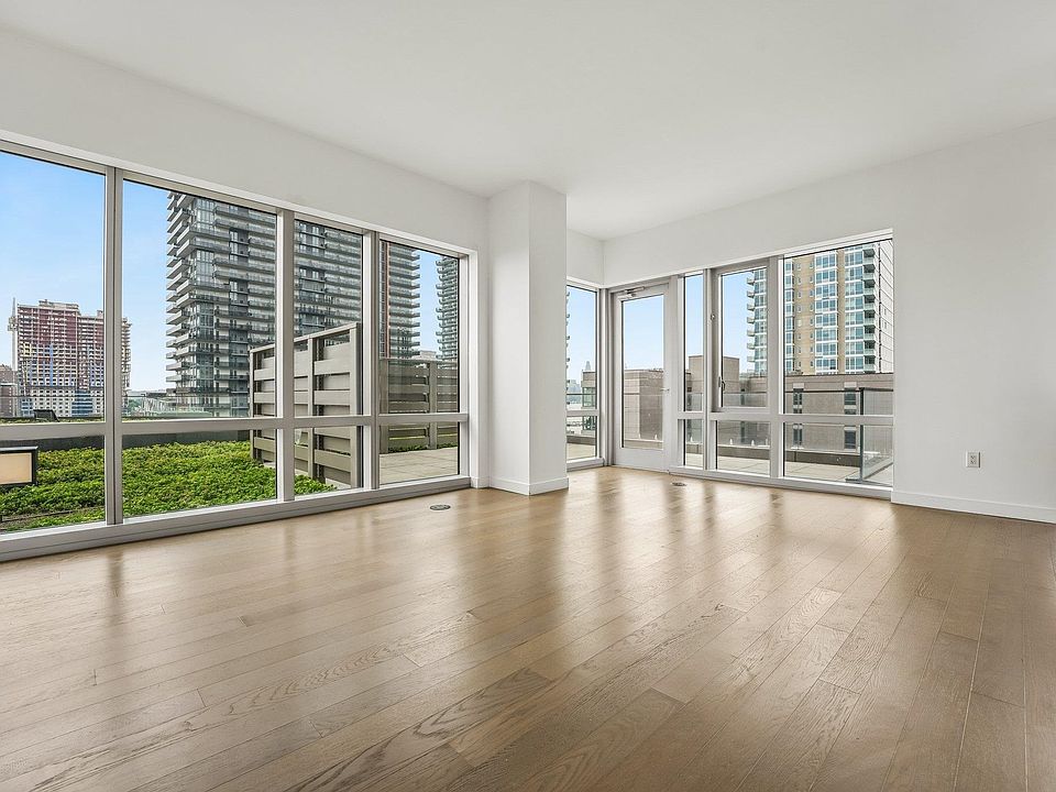 1st image of 75 Park Ln S APT 605