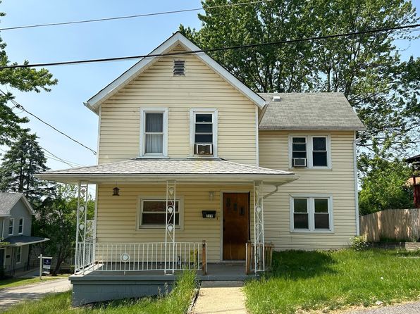 219 Douglas Ave