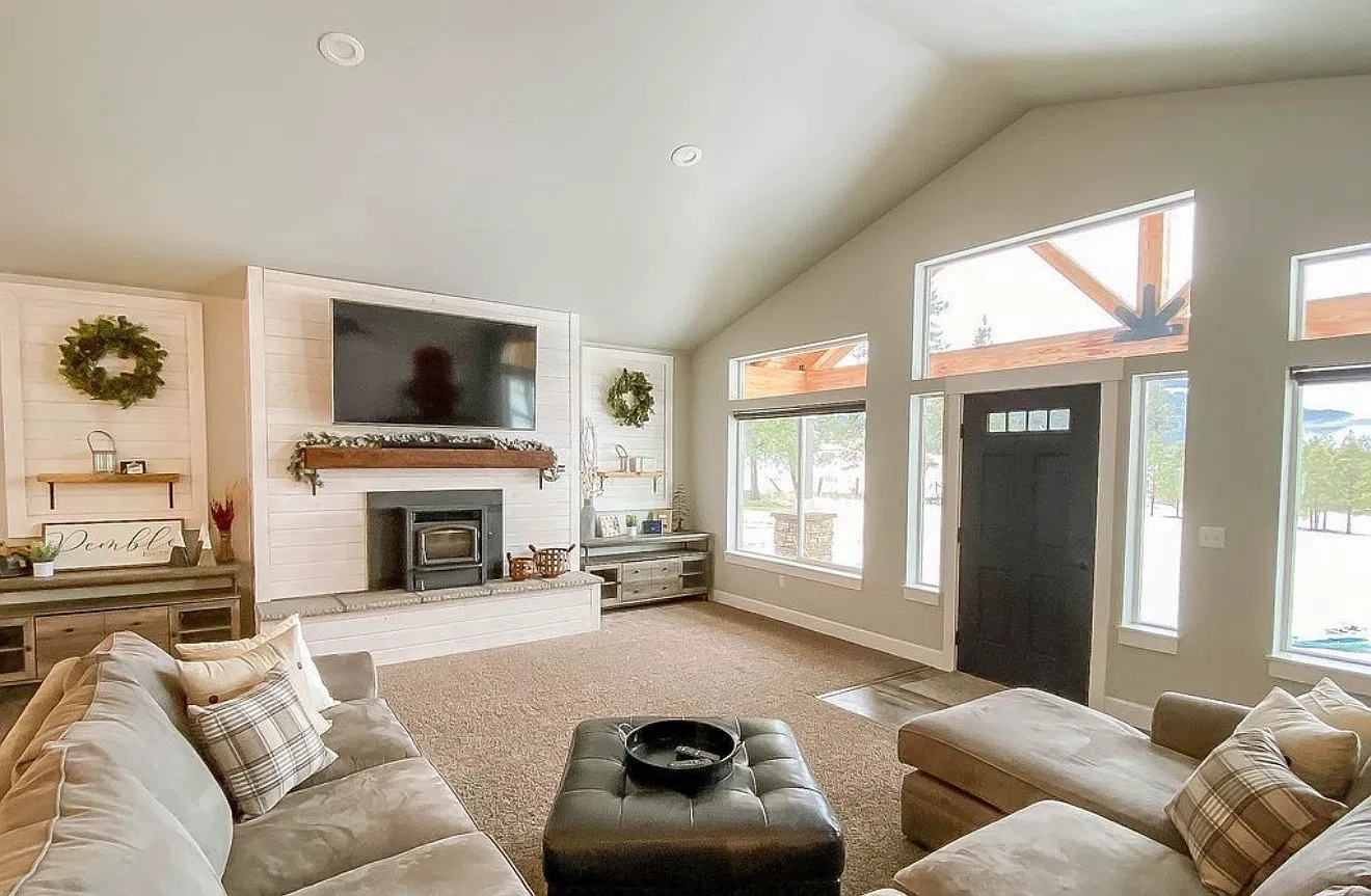 4 bed, 2200 sqft, $3,800 — Photo 4