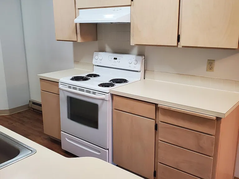 Indian Canyon Apartments — Photo 7