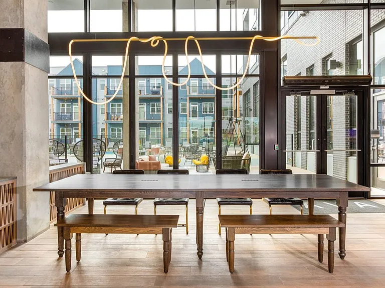 Lobby/leasing