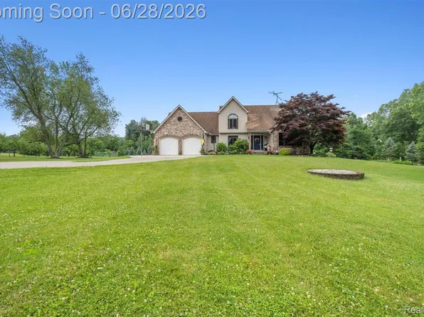 125 Olde Franklin Dr, Howell, MI 48855