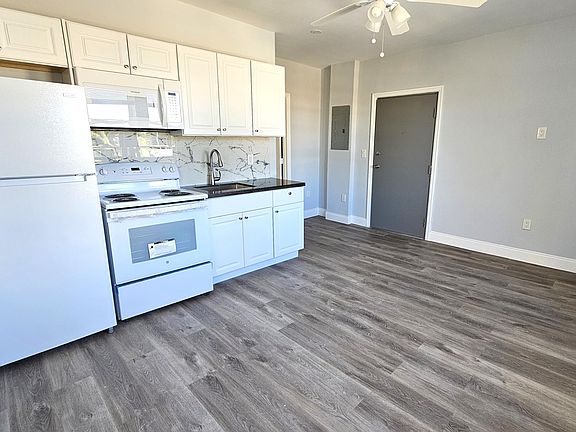 4th image of 1142 SW 4th St APT 15