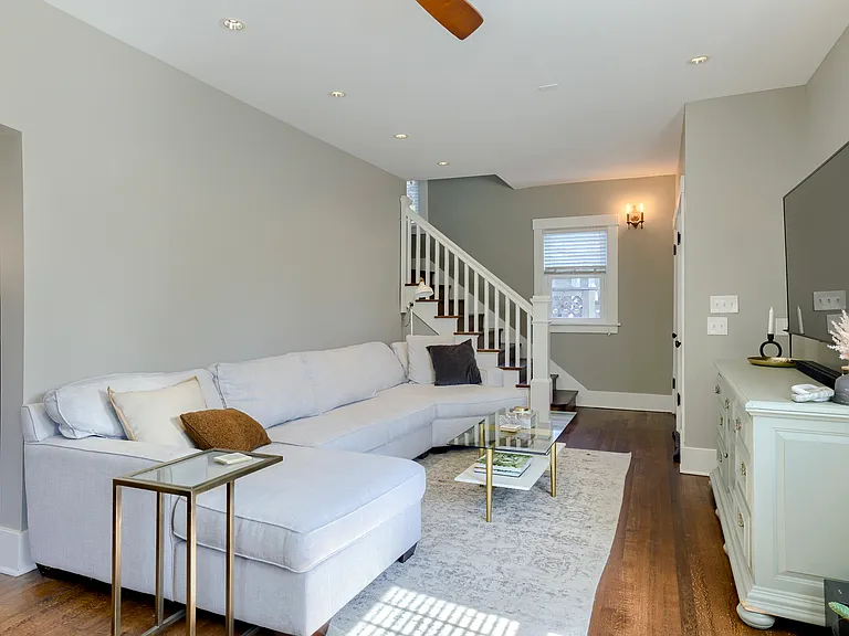 810 N 49th St — Photo 14