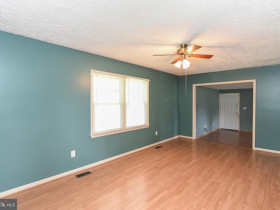 4th image of 712 Holly Vista Dr