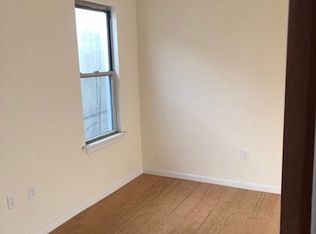 3116 41st St, Astoria, NY 11103