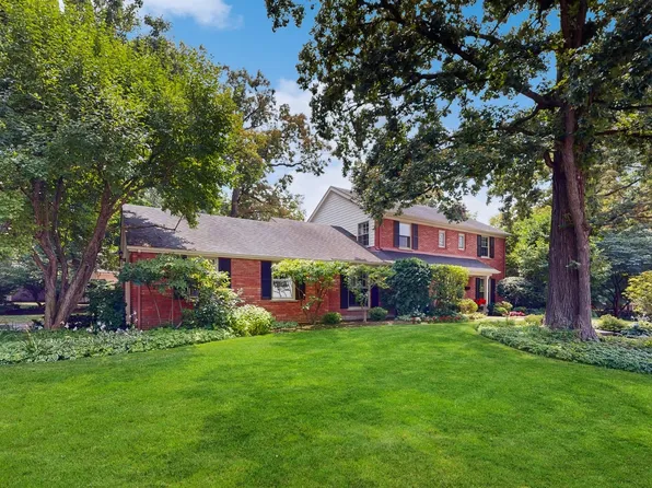 725 Fox Hunt Trl, Deerfield, IL 60015