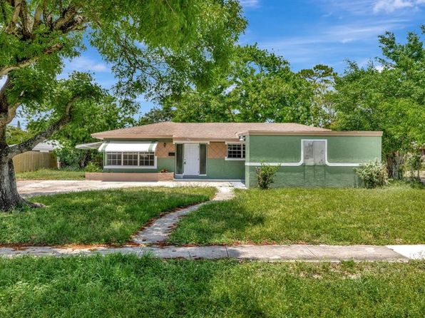 483 W Melrose Cir