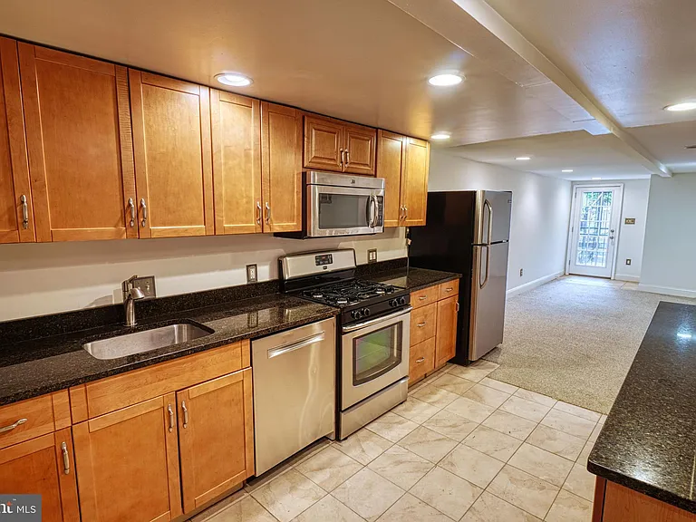 1821 Kilbourne Pl NW — Photo 30