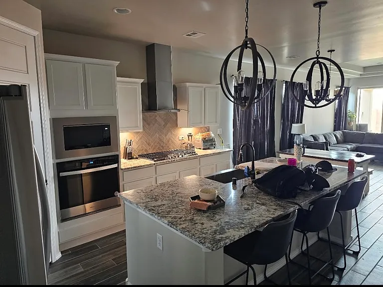 2325 Melon Ridge Loop NE — Photo 1