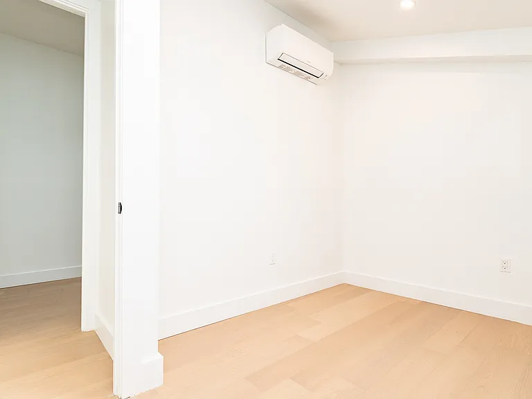 107 S 6th St #4J — Photo 10