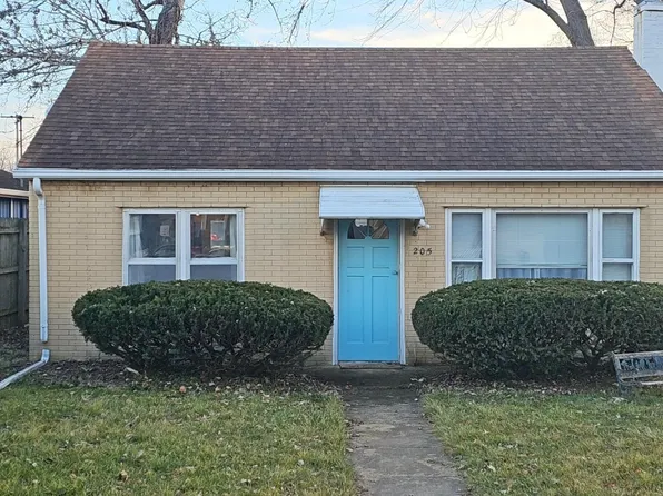 205 E 6th St, Glasford, IL 61533