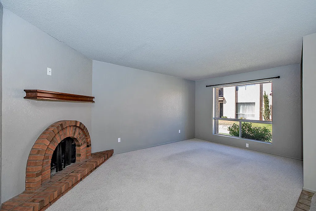 2155 S 14th Ave — Photo 3