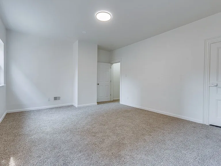 819 Proctor Way — Photo 11