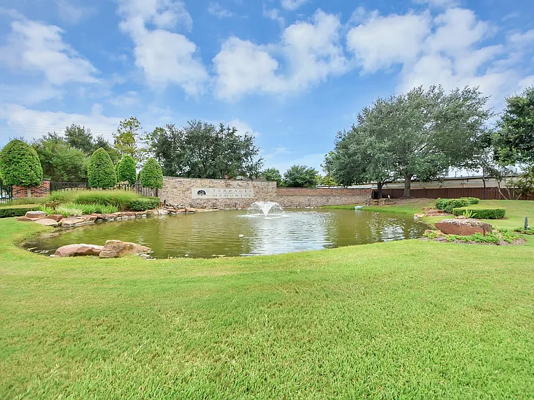 1251 Glenwood Canyon Ln — Photo 32