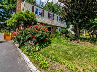 1018 Capie Polk Dr, Springfield, PA 19064