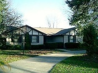 16242 Hubbard St, Livonia, MI 48154