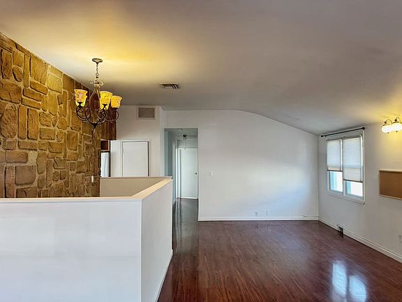4th image of 218 Kelly Blvd Floor 2