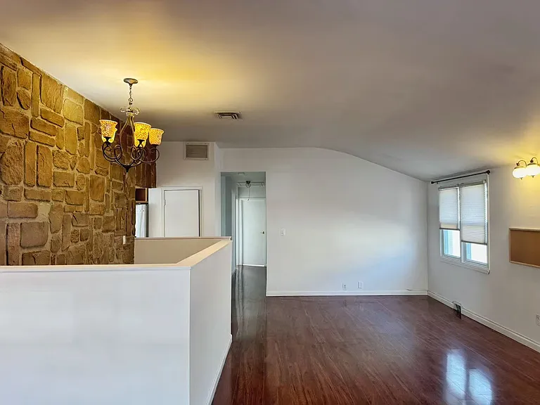 218 Kelly Blvd #2 — Photo 4