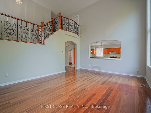 5th image of 37 Burndenford Cres