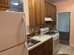 60-50 55th St #1L, Maspeth, NY 11378