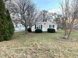 1270 E Chalmers Rd, Chalmers, IN 47929