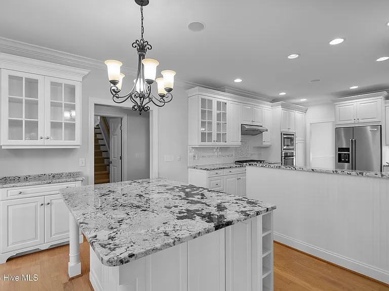 3792 Bancroft Pl — Photo 6
