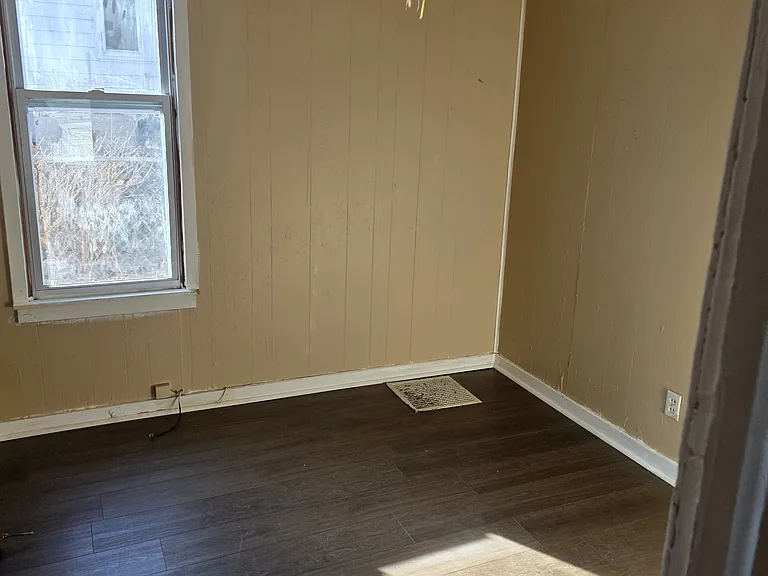 4131 Erskine St — Photo 13
