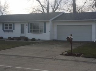 925 Cardinal Dr, Bradley, IL 60915