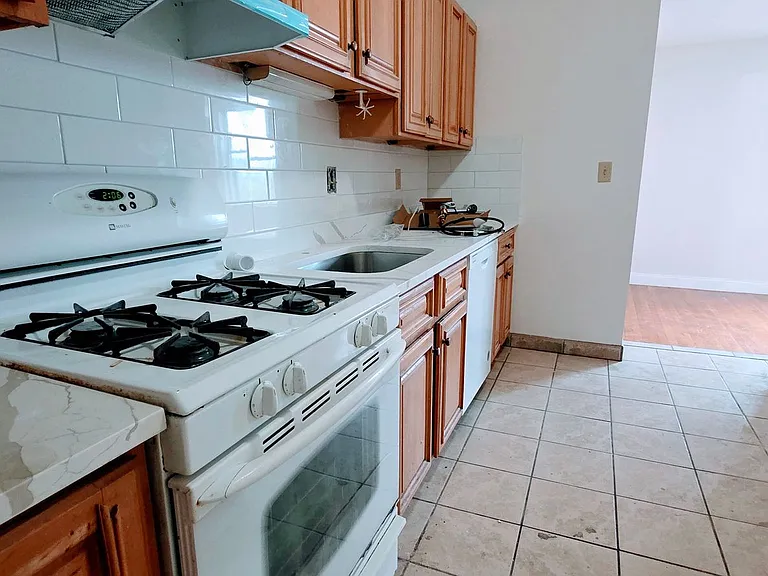 41 Egremont Rd #4 — Photo 2
