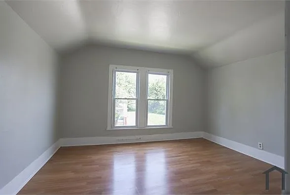 8910 Vineyard Ave #UP — Photo 8