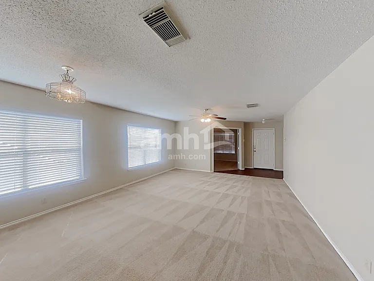 7310 Cortland Crk — Photo 6