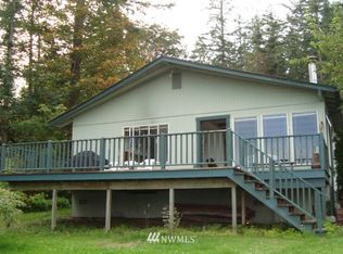 891 E Camano Dr, Camano Island, WA