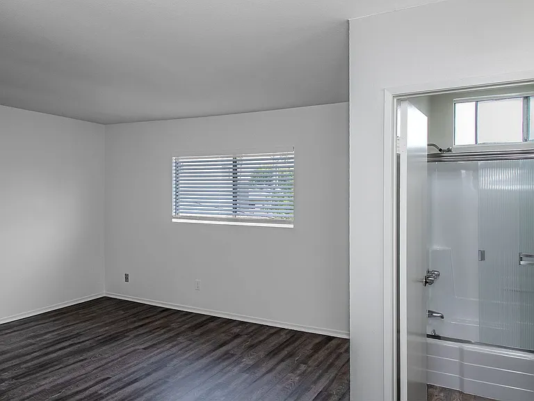520 W. Wilson — Photo 27