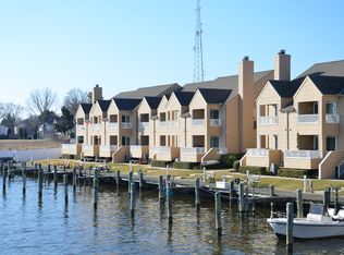 212 Market Sq #8C, Cambridge, MD 21613