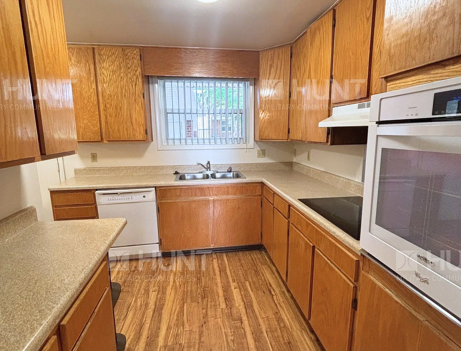 4 bed, 1265 sqft, $1,800 — Photo 2