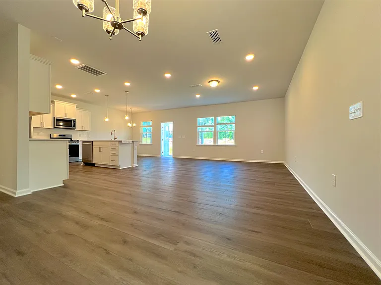 728 Denberg Ln — Photo 4
