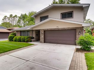 4228 Pinewood Ln, Matteson, IL 60443