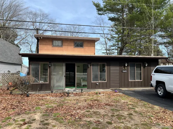 2706 N Us Highway 23, Oscoda, MI 48750