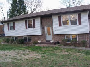 1614 Grandaddy Rd, Lawrenceburg, TN 38464