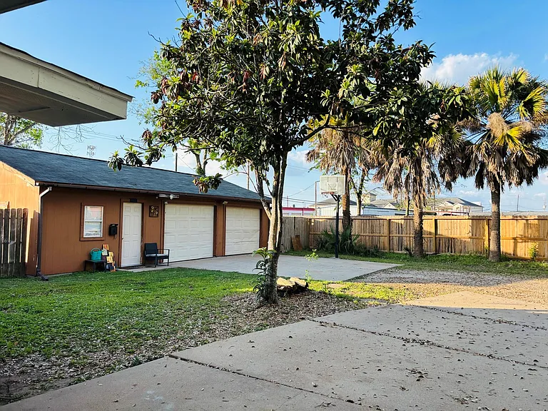 4901 Timber Ln — Photo 31