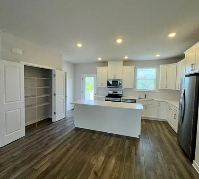 75 Continental Way — Photo 6