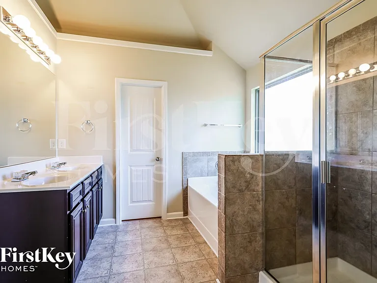 6013 Cloverfield Way — Photo 8
