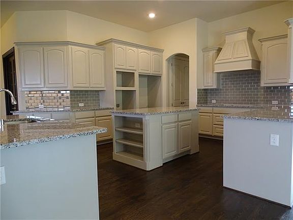 5th image of 241 Saint Mark Ln